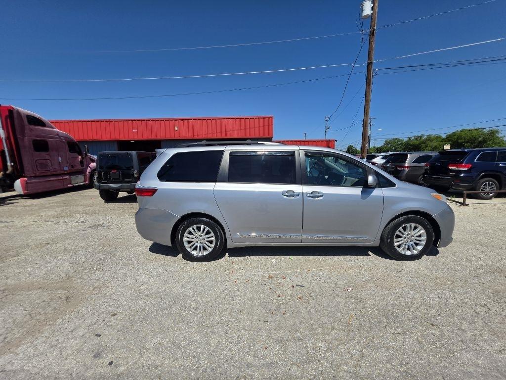Toyota Sienna  2015