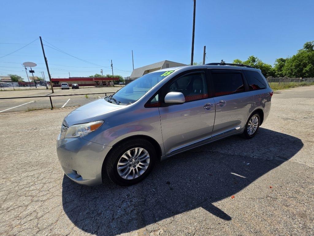 Toyota Sienna  2015
