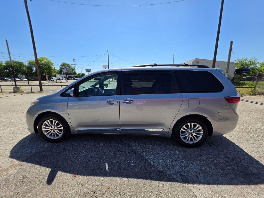 Toyota Sienna  2015