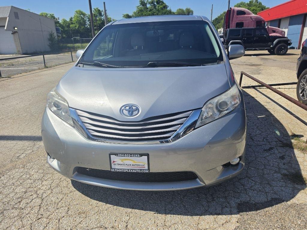 Toyota Sienna  2015