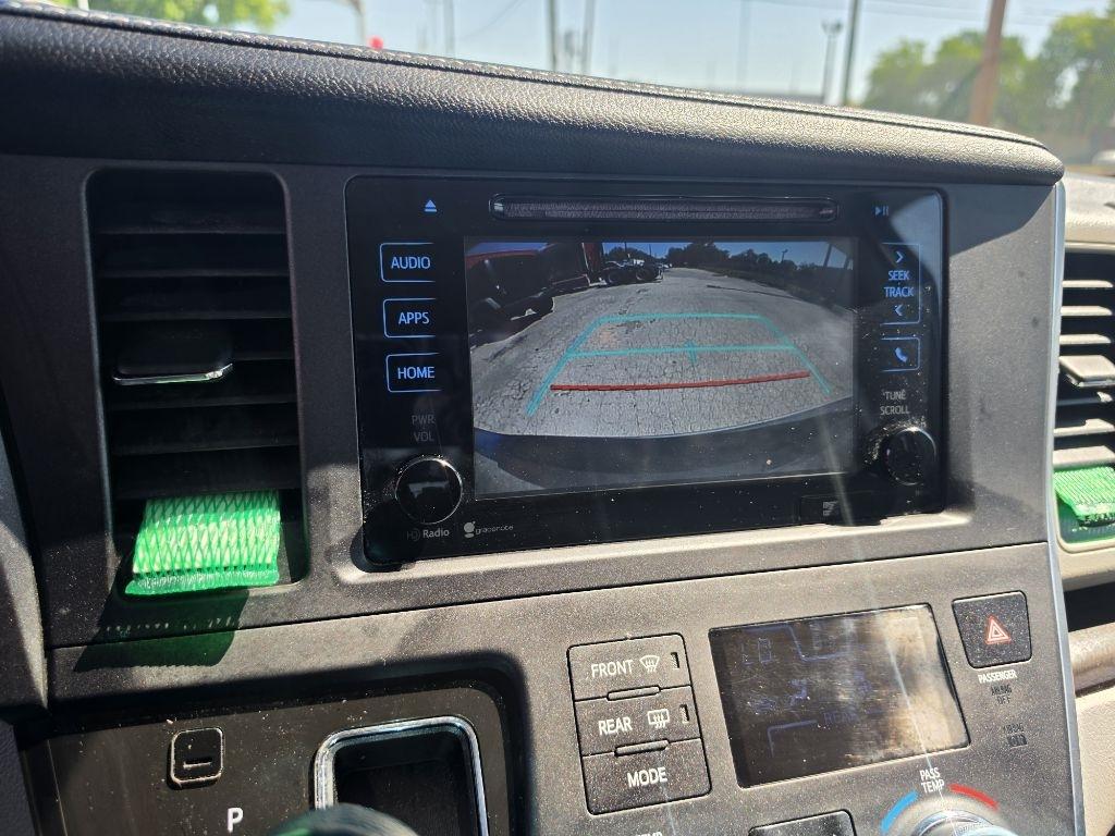 Toyota Sienna  2015
