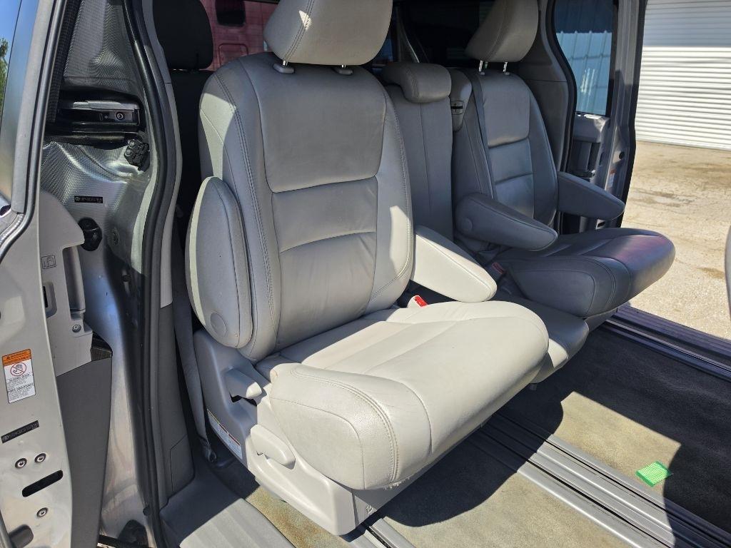 Toyota Sienna  2015