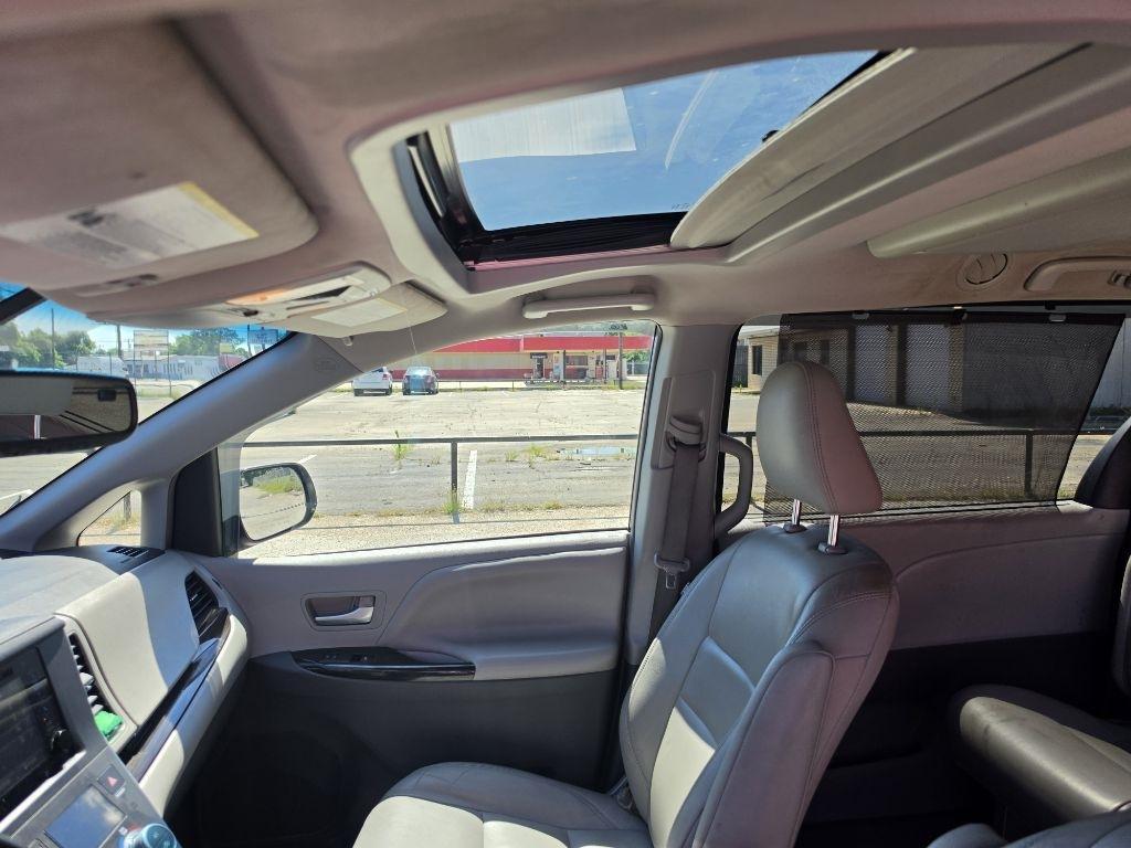 Toyota Sienna  2015