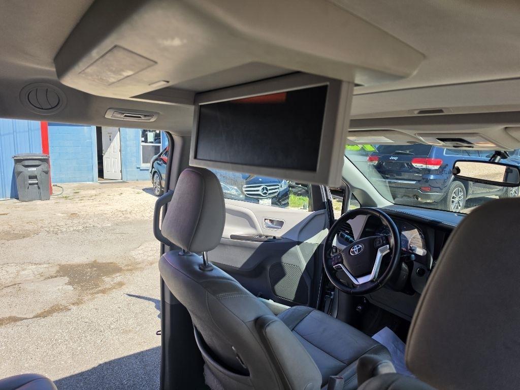 Toyota Sienna  2015