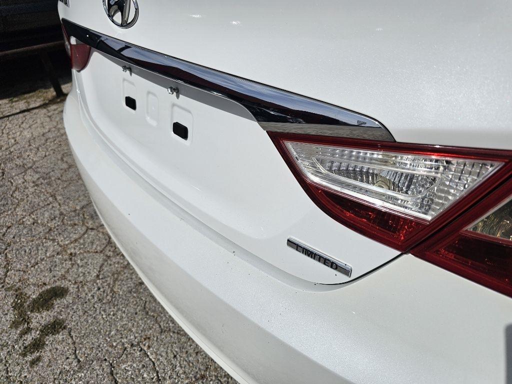 Hyundai Sonata  2012