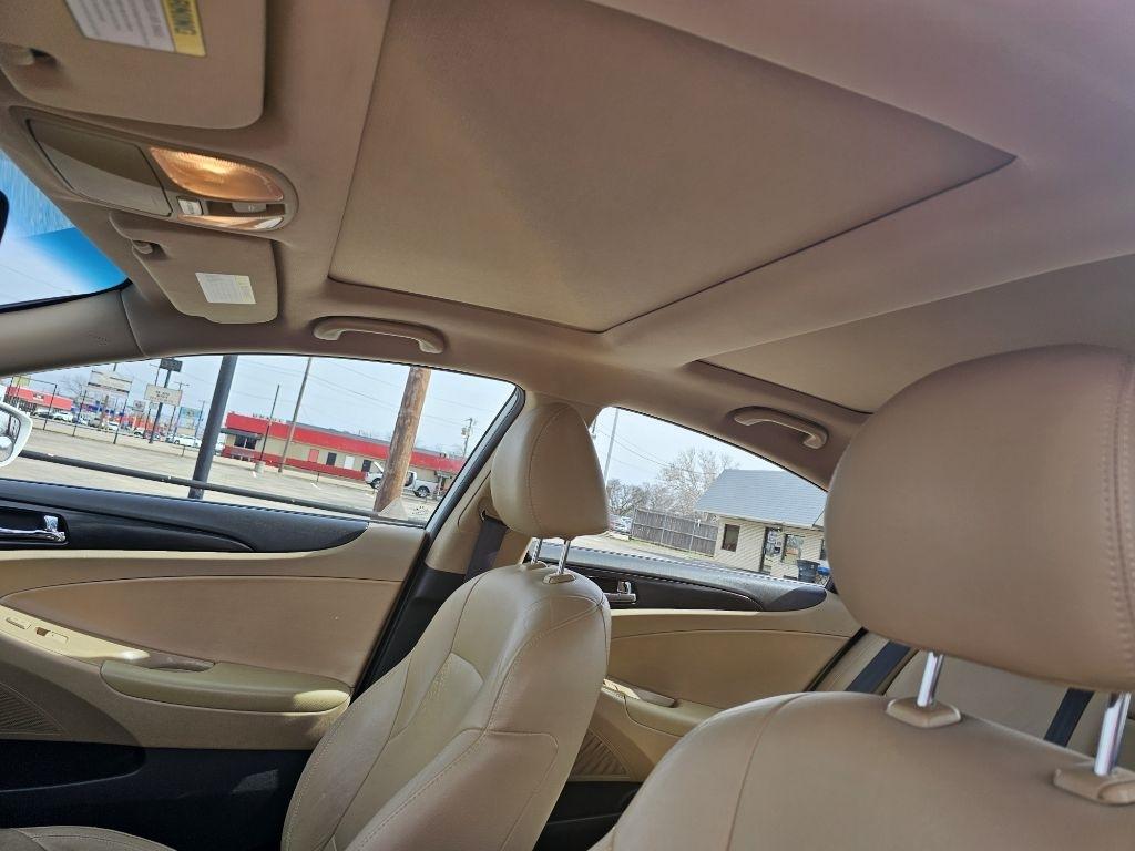 Hyundai Sonata  2012