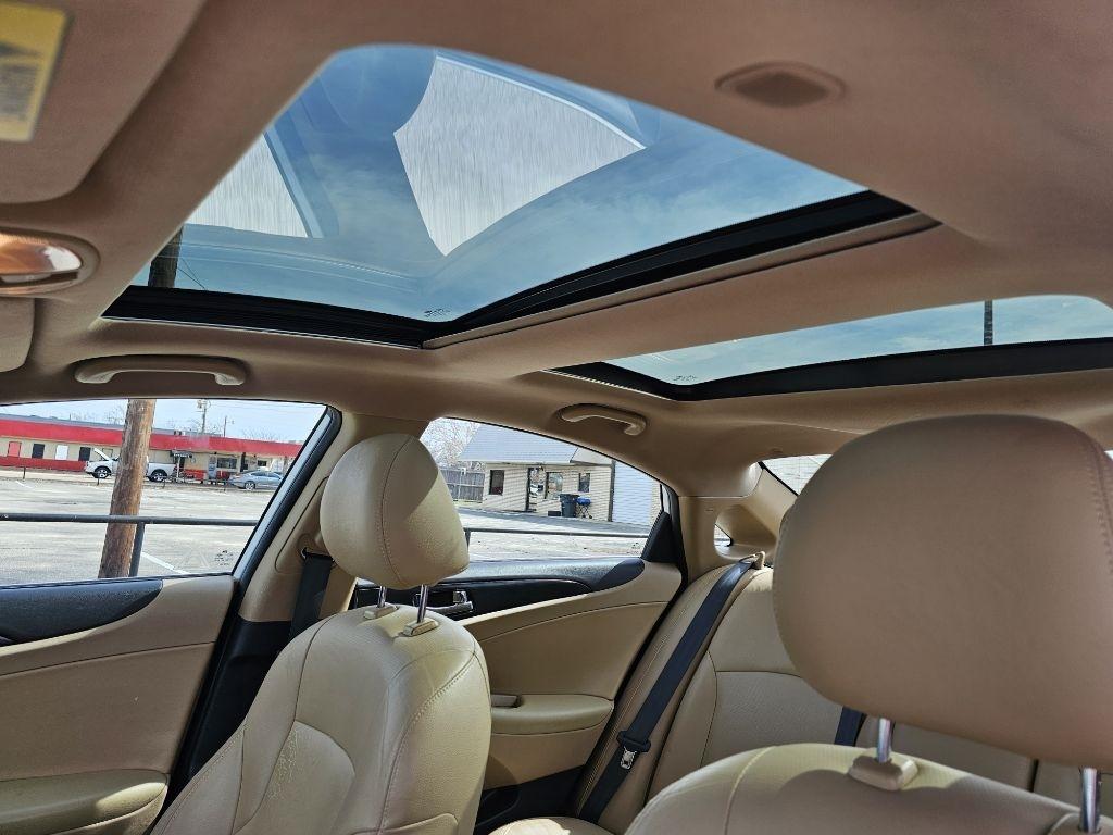 Hyundai Sonata  2012