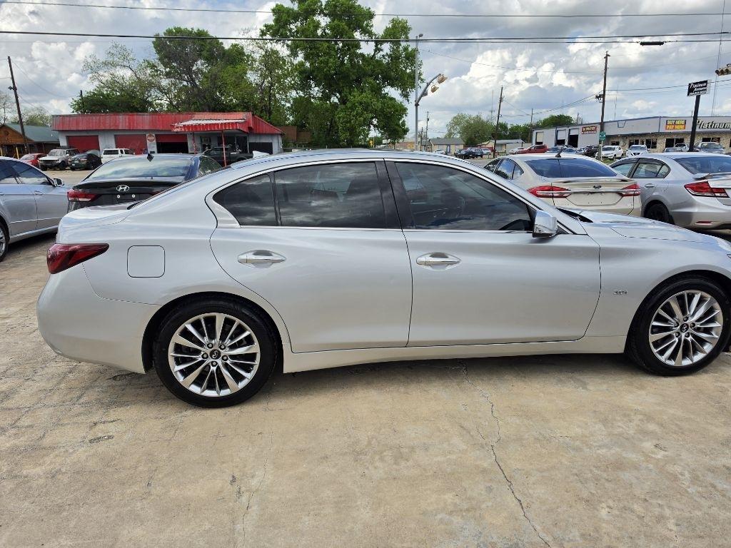 Infiniti Q50  2018