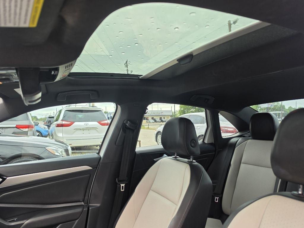 Volkswagen Jetta  2020