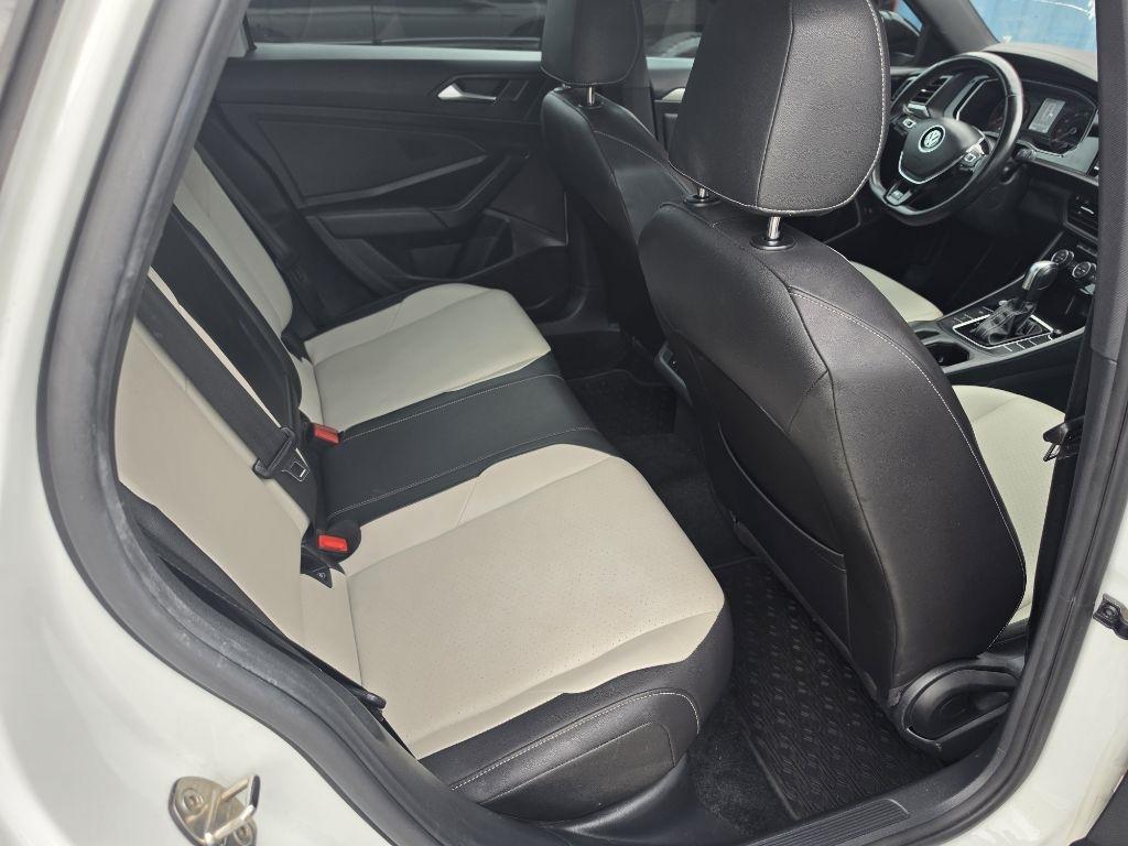 Volkswagen Jetta  2020