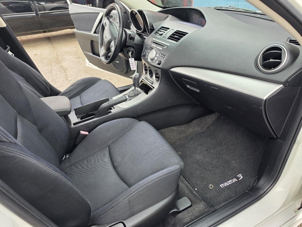 Mazda MAZDA3  2011