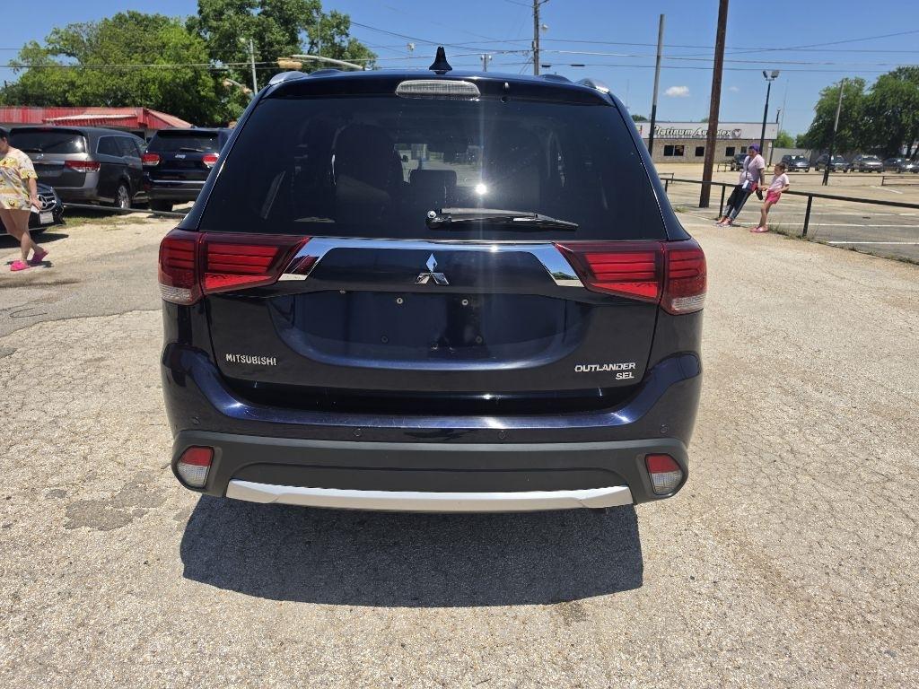 Mitsubishi Outlander  2018