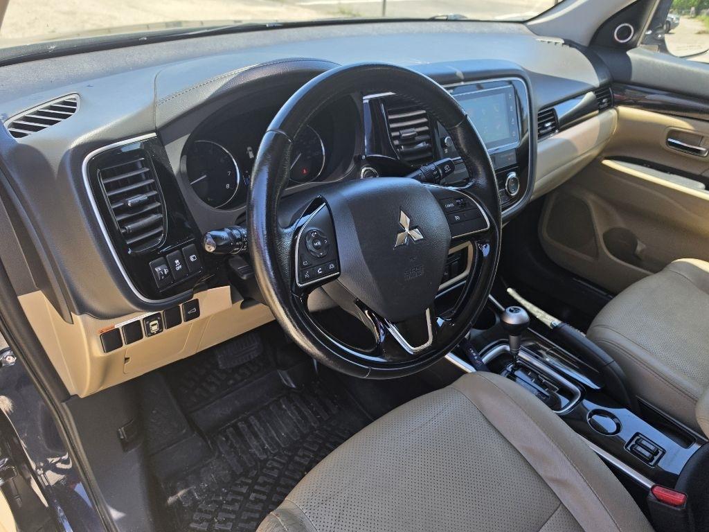 Mitsubishi Outlander  2018