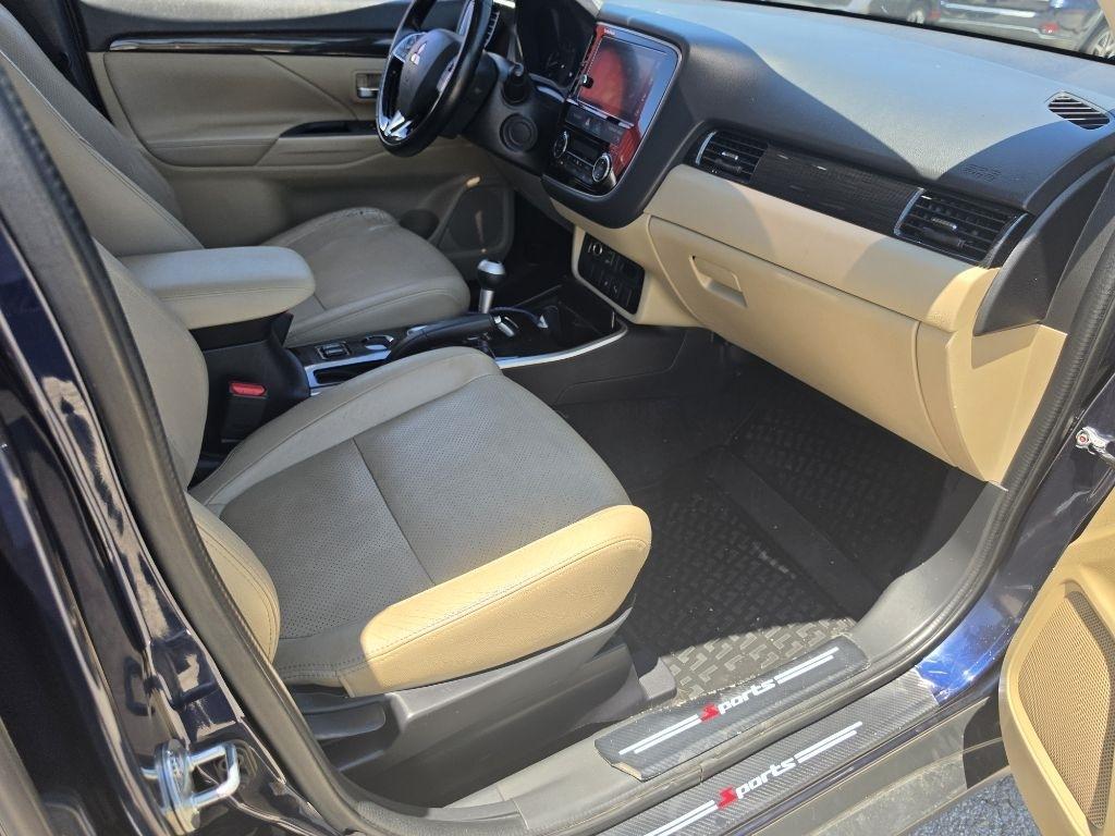 Mitsubishi Outlander  2018