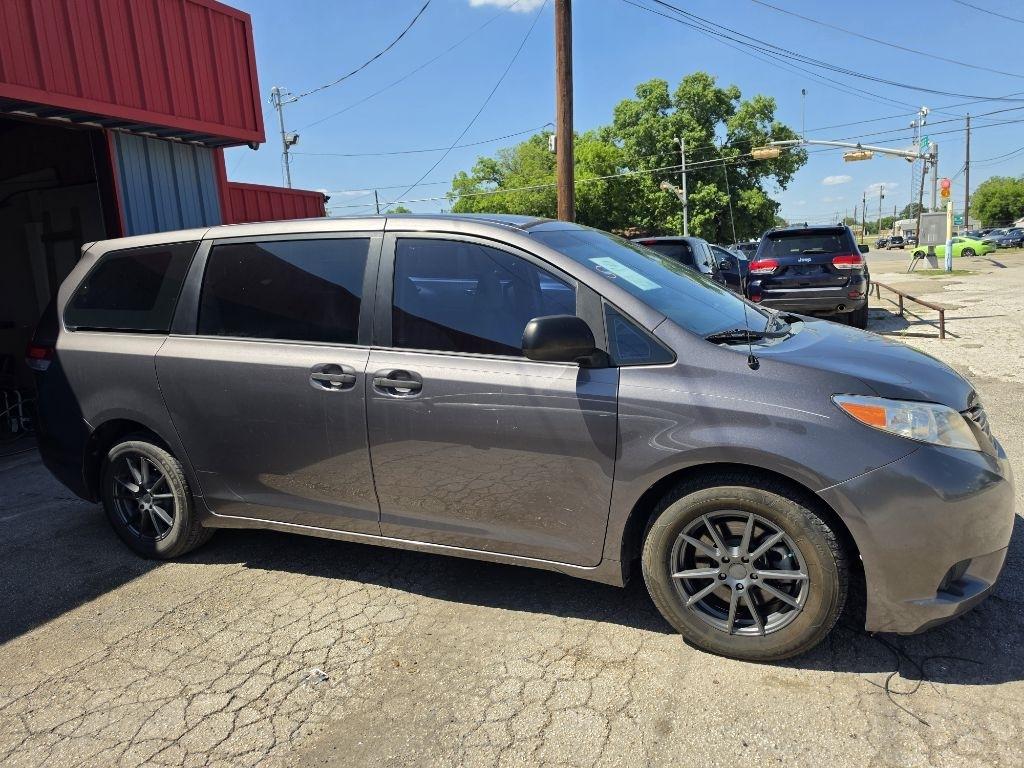 Toyota Sienna  2014