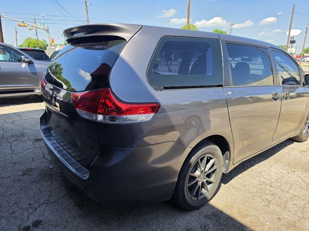 Toyota Sienna  2014