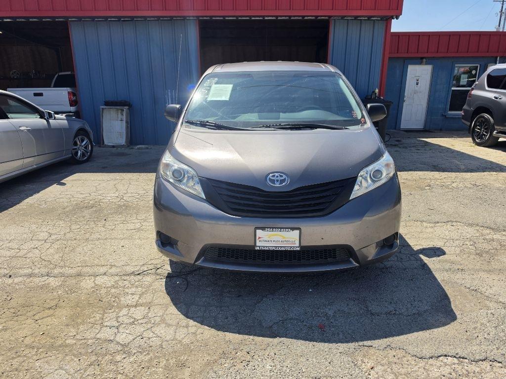 Toyota Sienna  2014