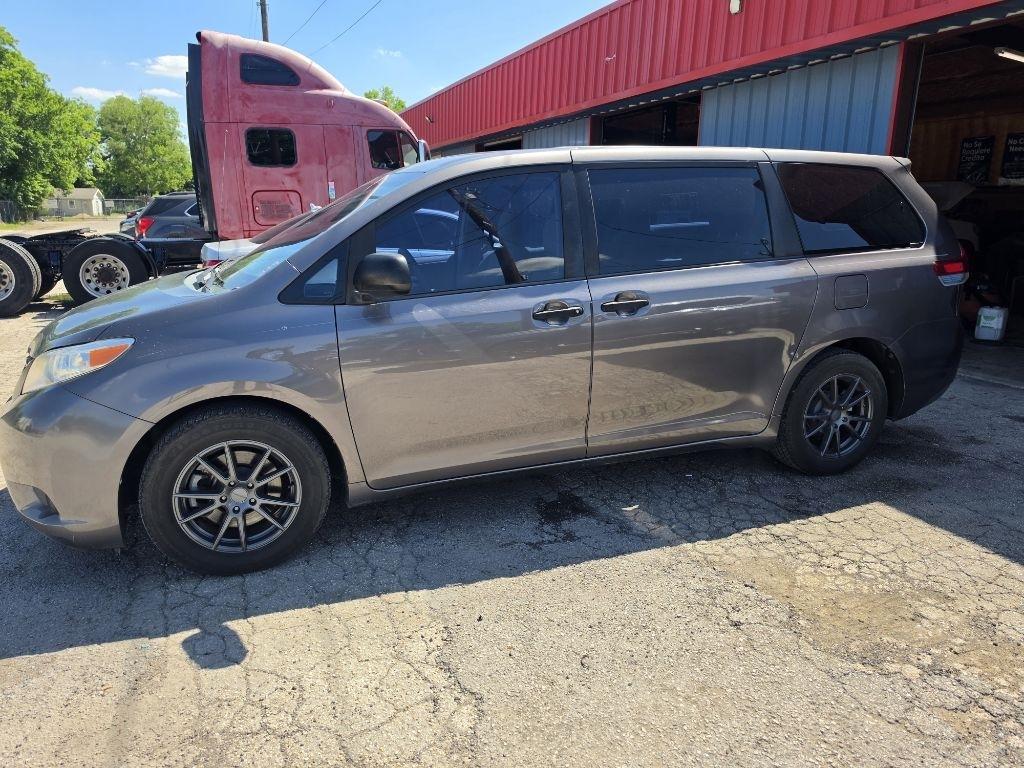 Toyota Sienna  2014