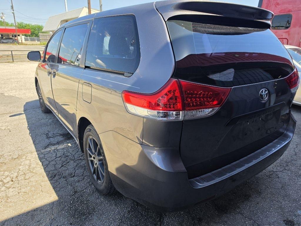 Toyota Sienna  2014