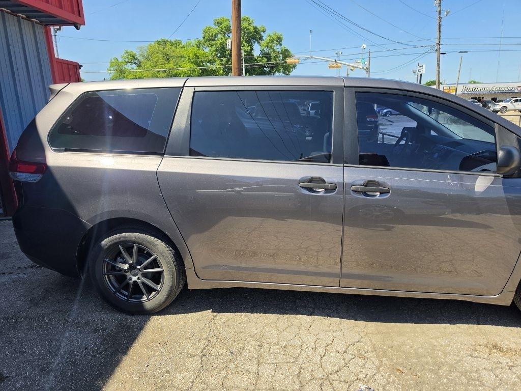 Toyota Sienna  2014