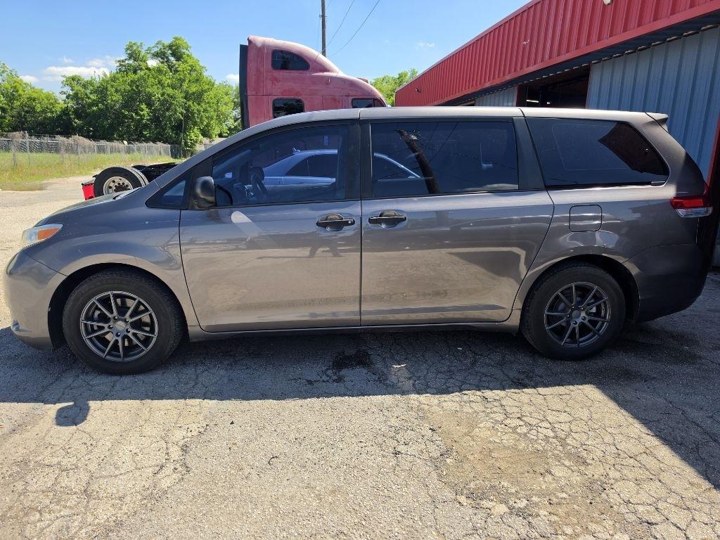 Toyota Sienna  2014