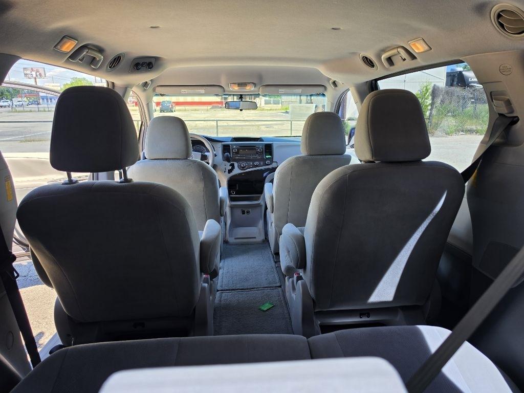 Toyota Sienna  2014