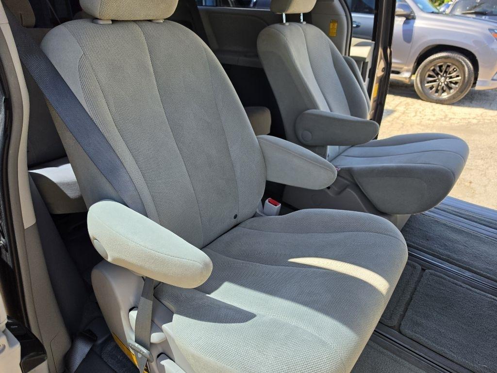 Toyota Sienna  2014