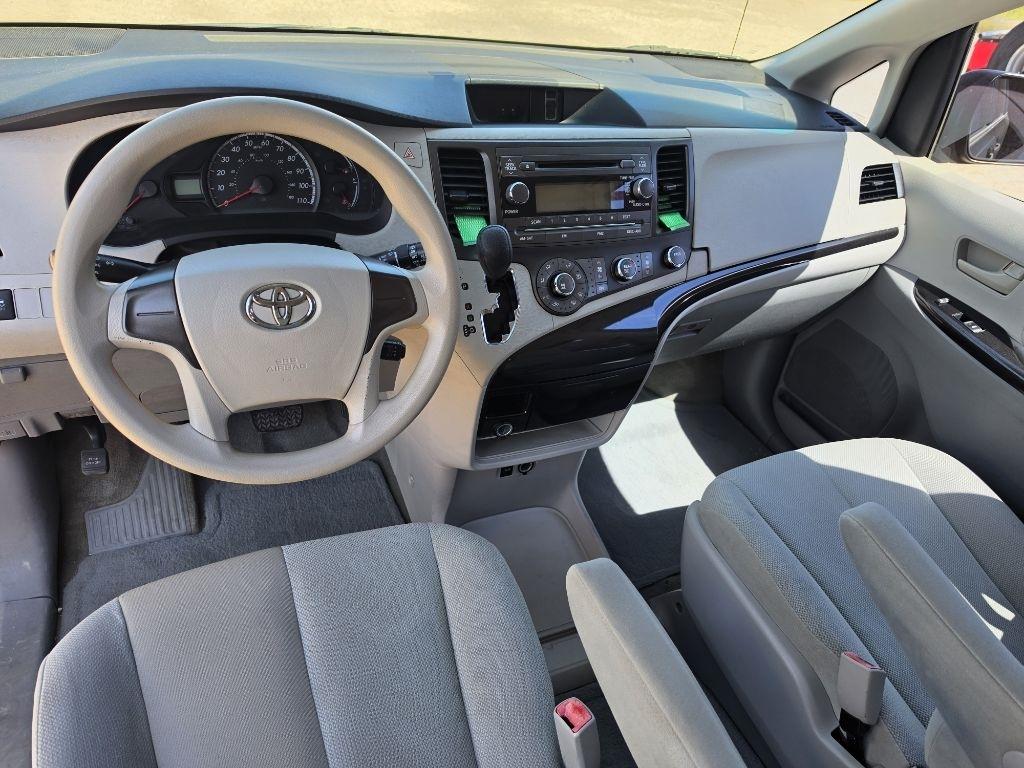 Toyota Sienna  2014