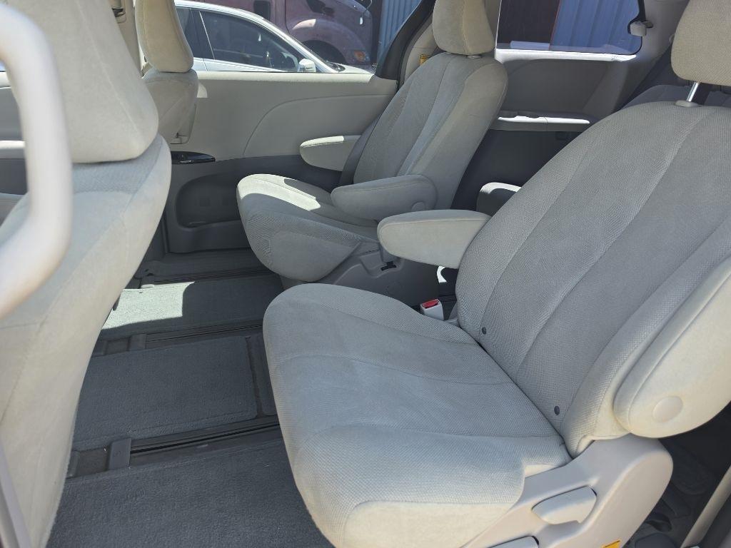 Toyota Sienna  2014
