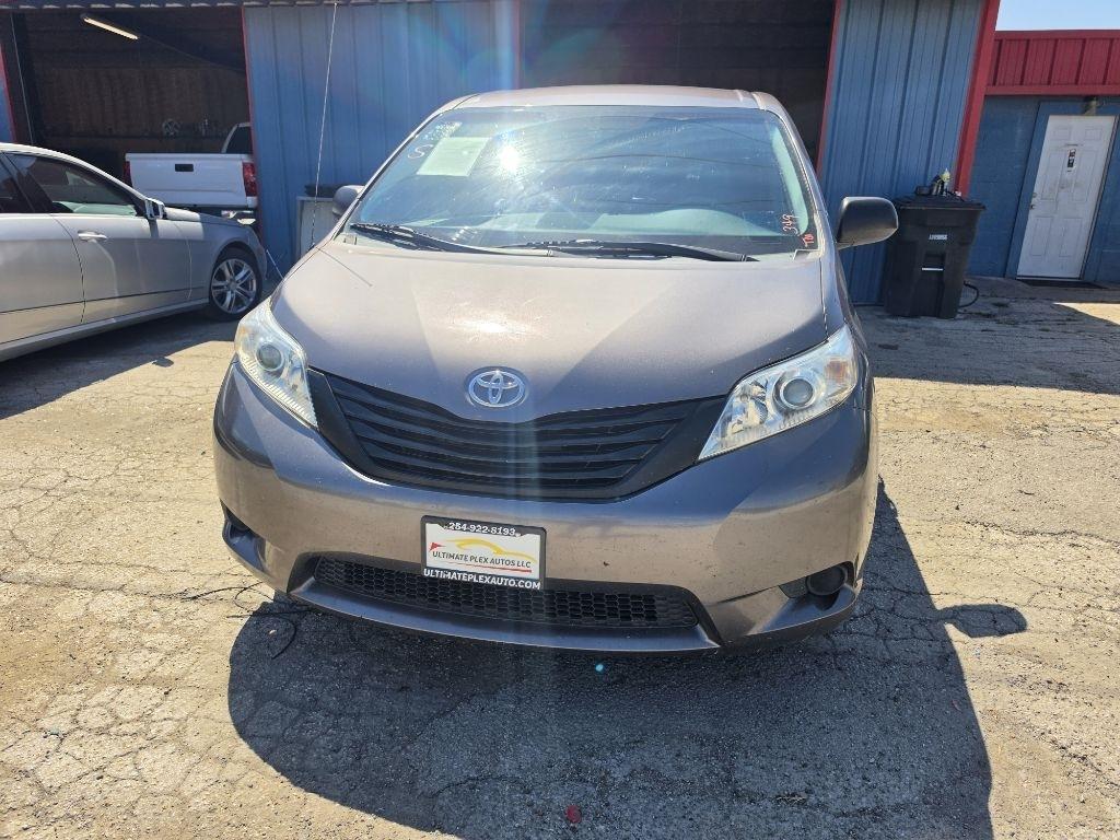 Toyota Sienna  2014