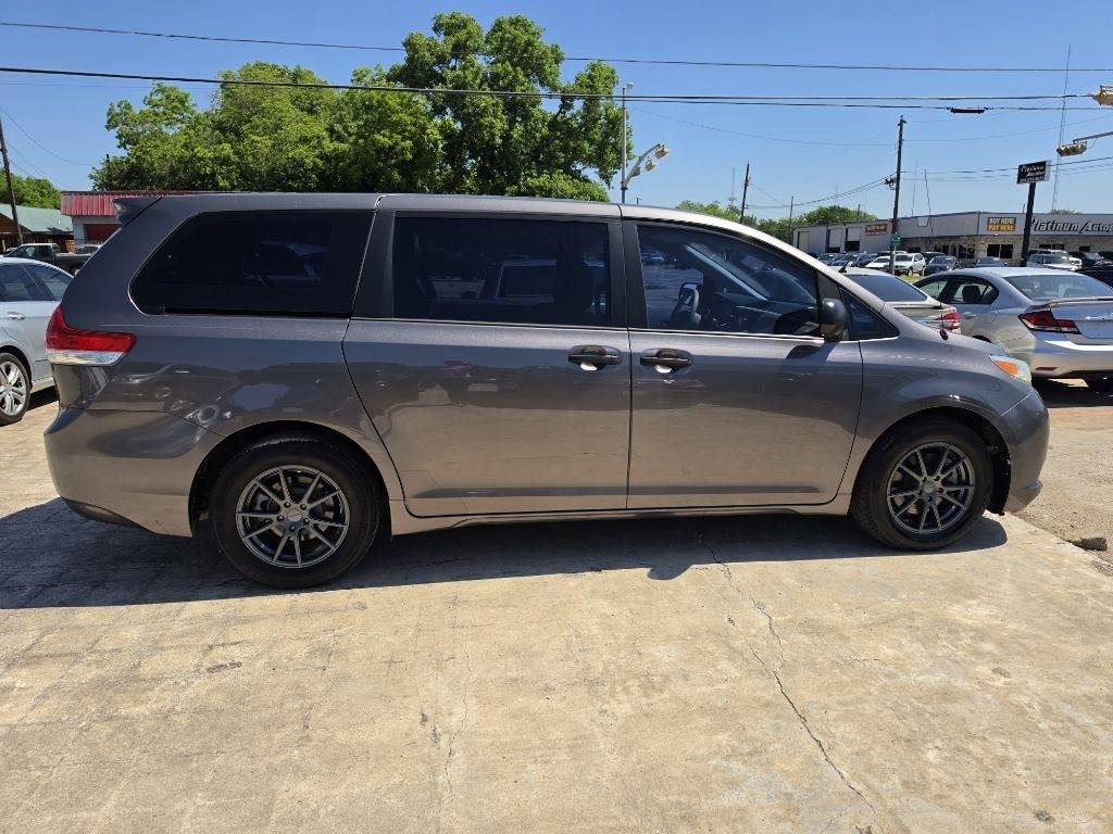 Toyota Sienna  2014
