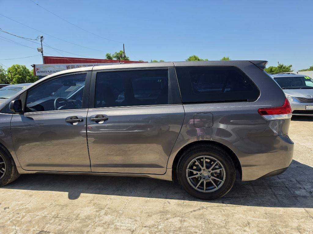 Toyota Sienna  2014