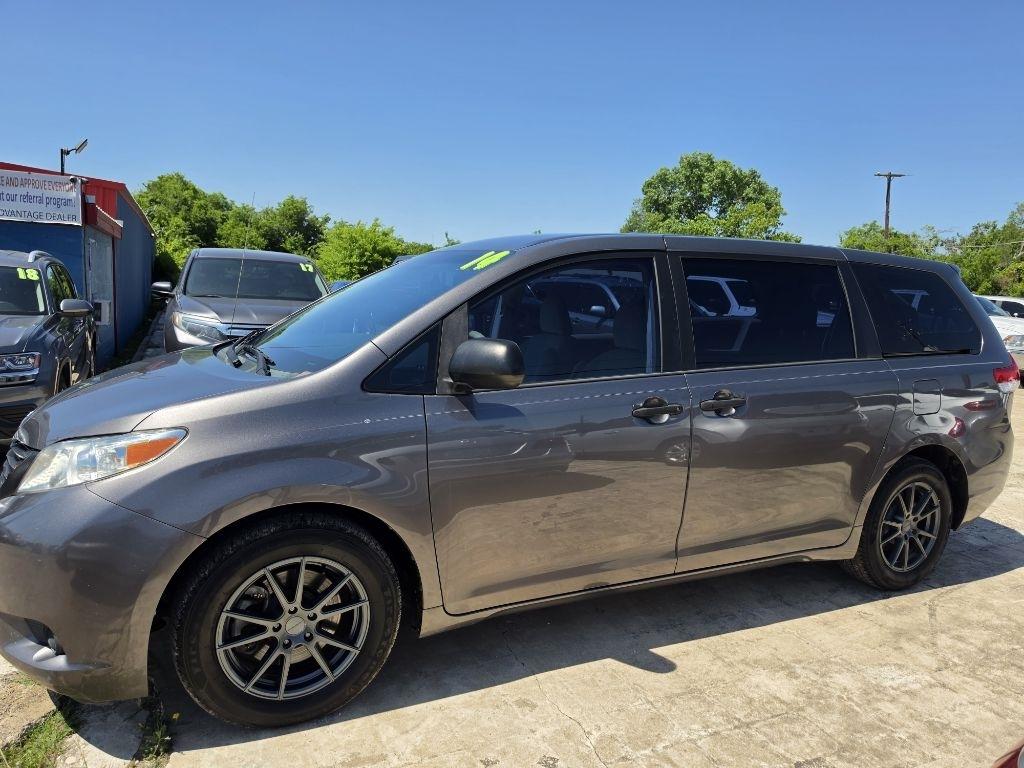 Toyota Sienna  2014