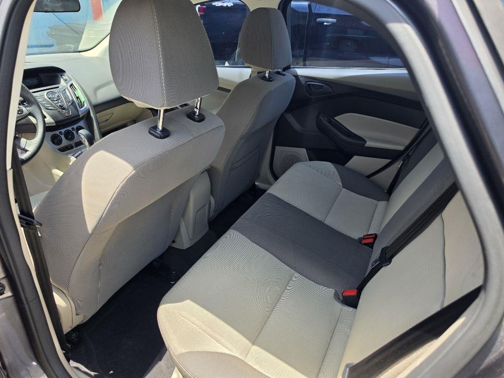 Ford Focus  2012