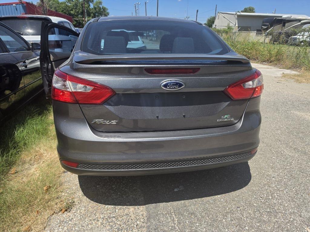 Ford Focus  2012