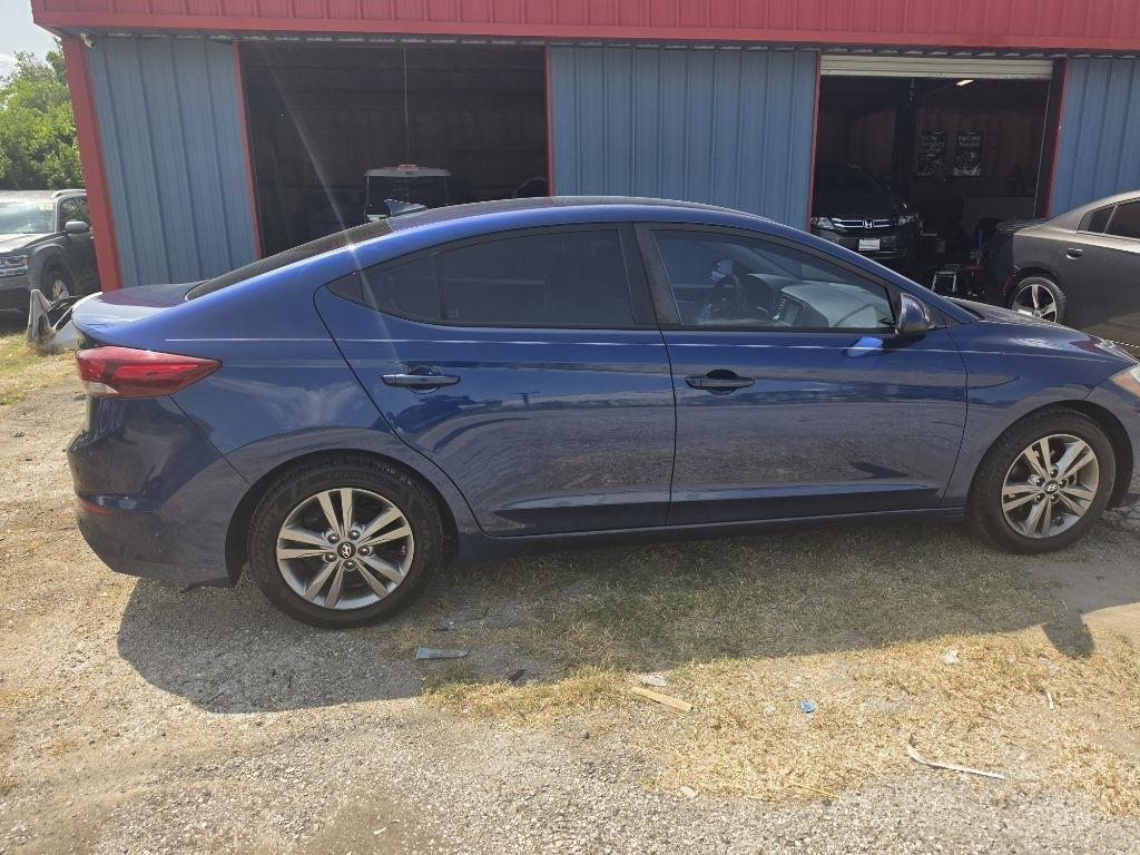 Hyundai Elantra  2017