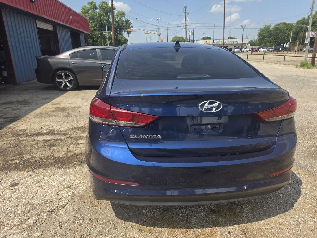 Hyundai Elantra  2017