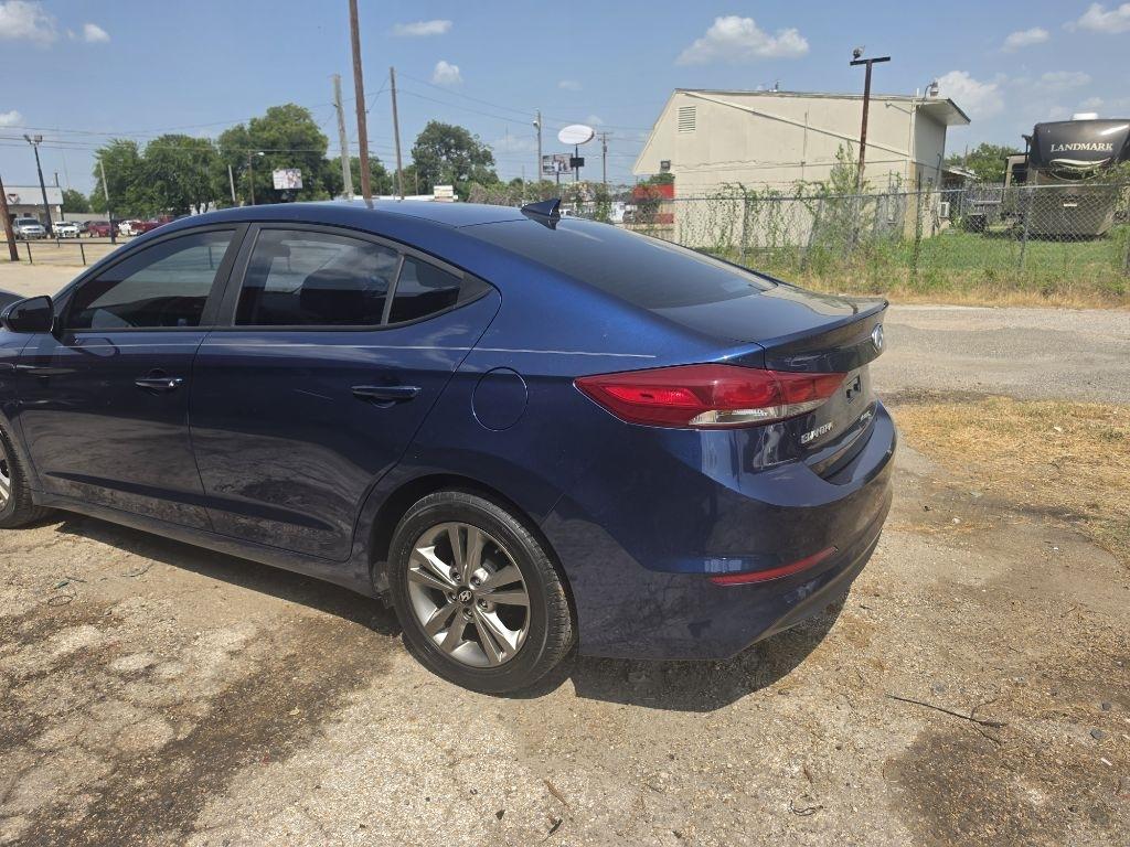 Hyundai Elantra  2017