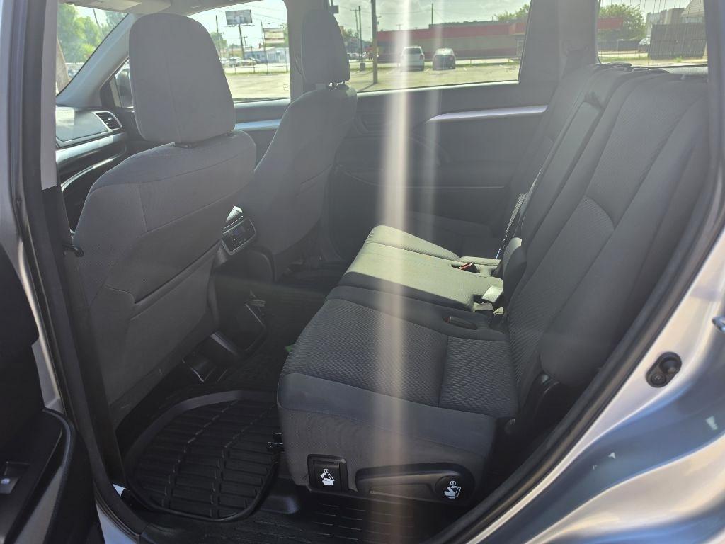 Toyota Highlander  2016