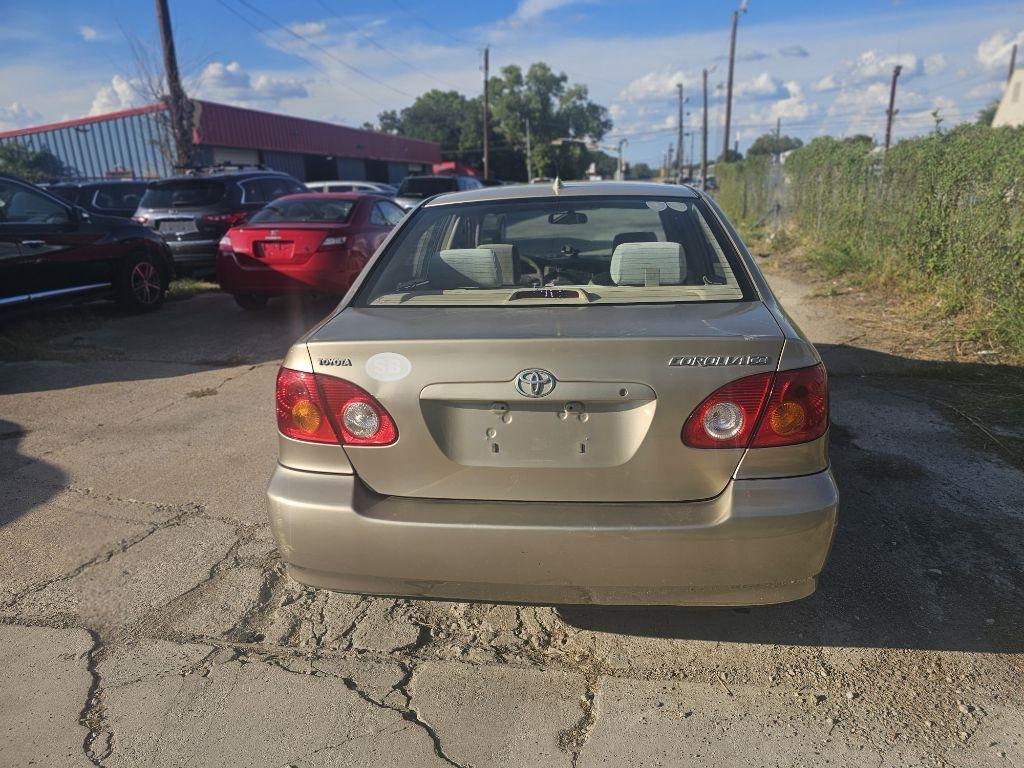 Toyota Corolla  2004
