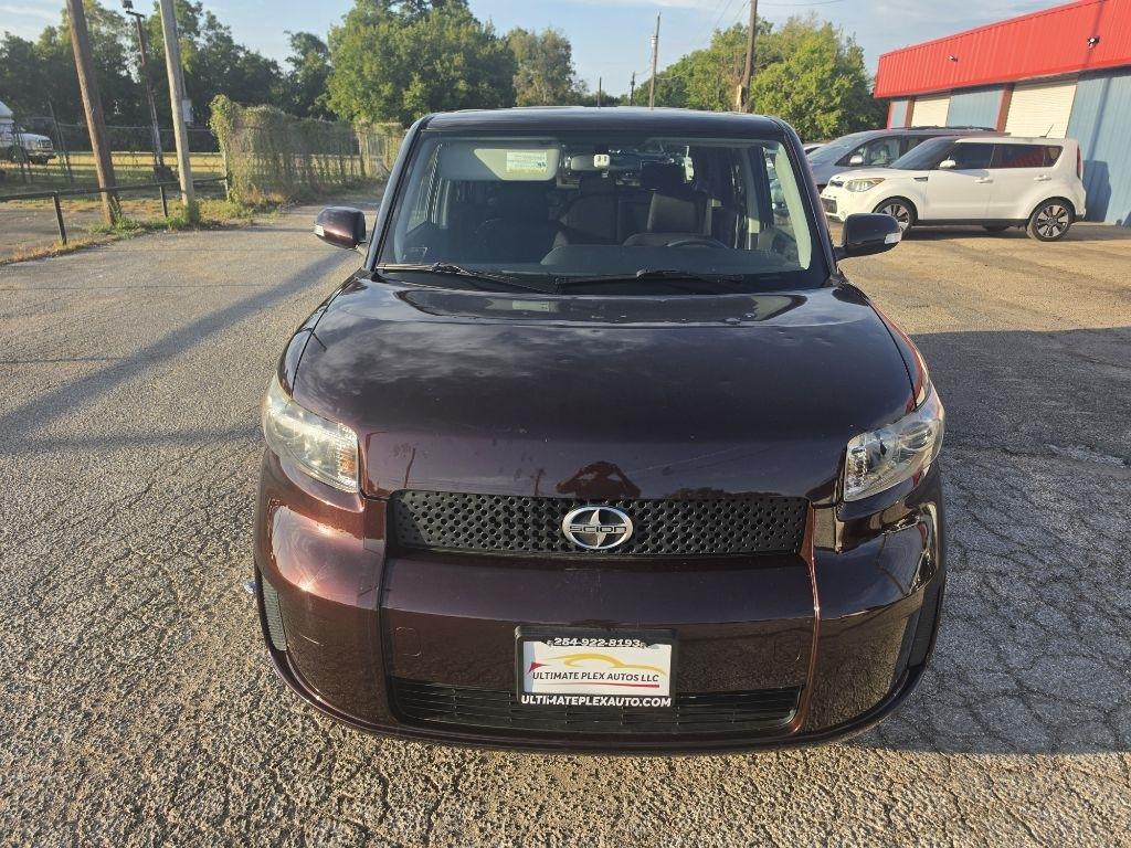 Toyota Scion xB photo 2