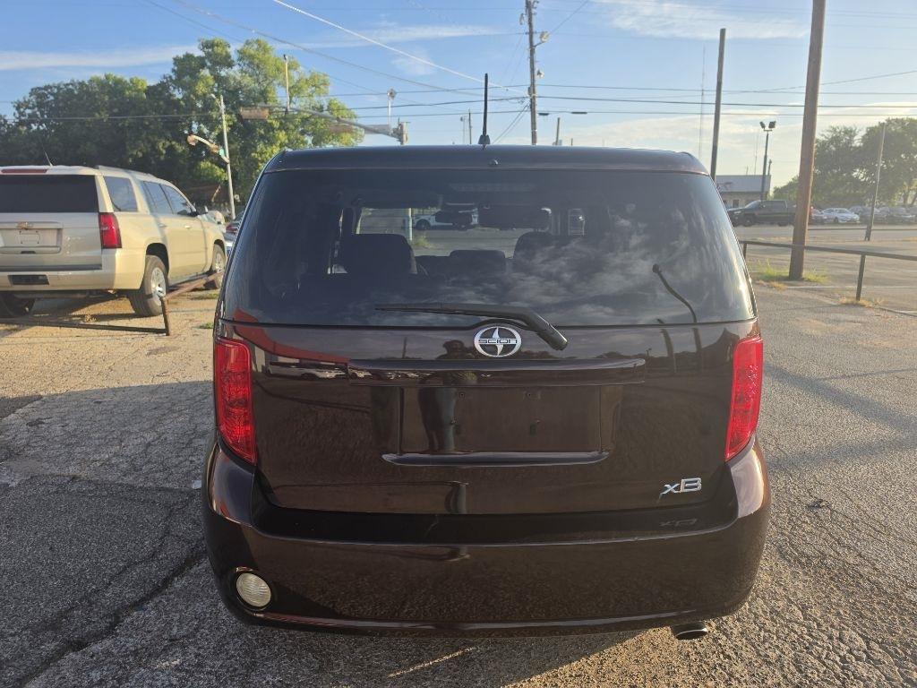 Toyota Scion xB photo 8