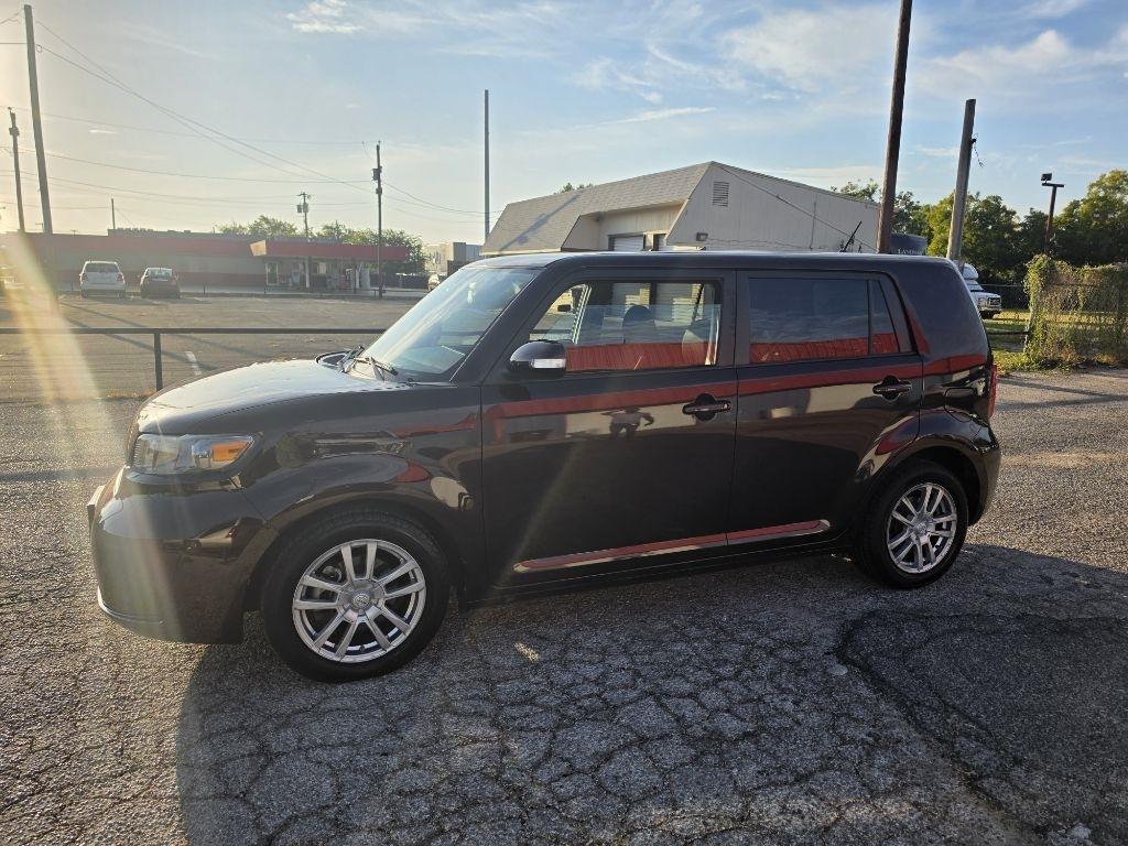 Toyota Scion xB photo 9