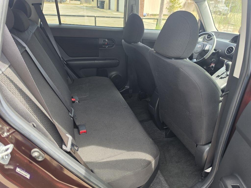 Toyota Scion xB photo 16