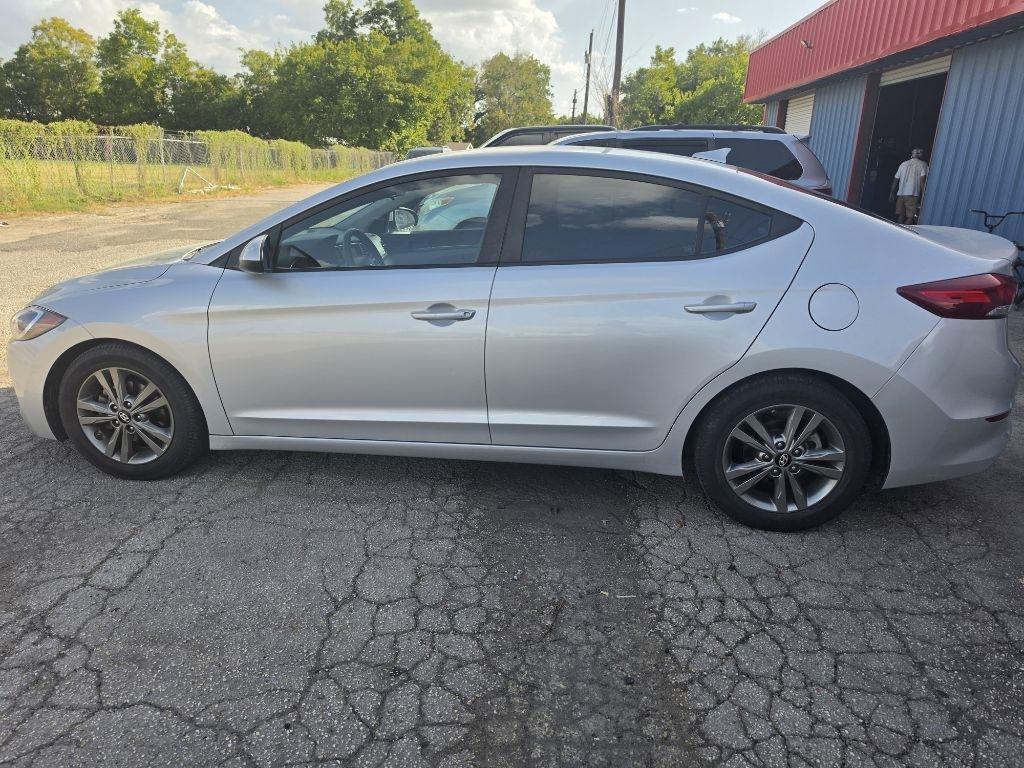 Hyundai Elantra  2018