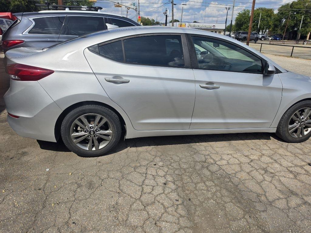 Hyundai Elantra  2018