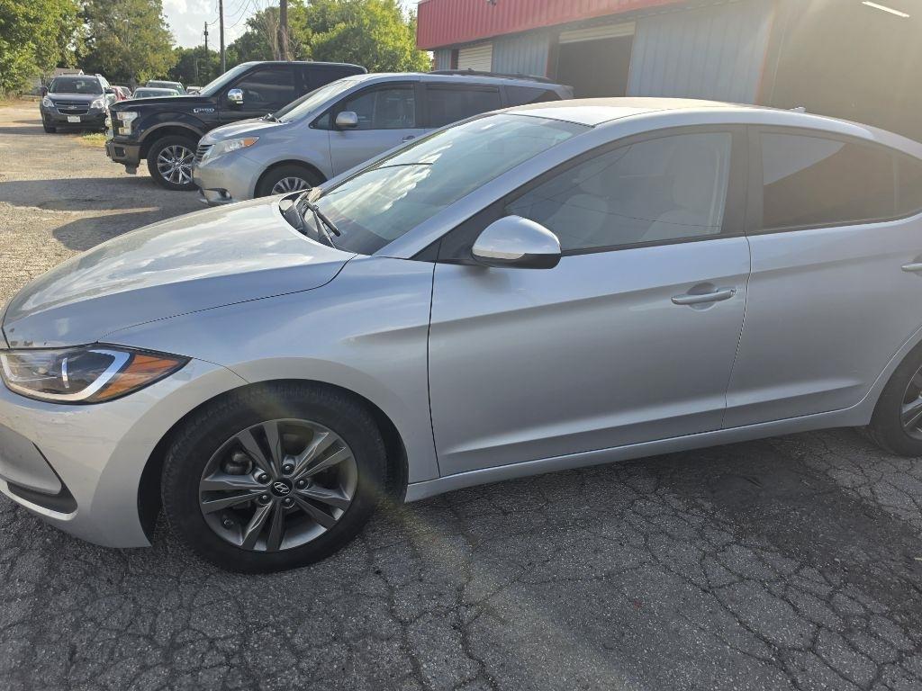Hyundai Elantra  2018