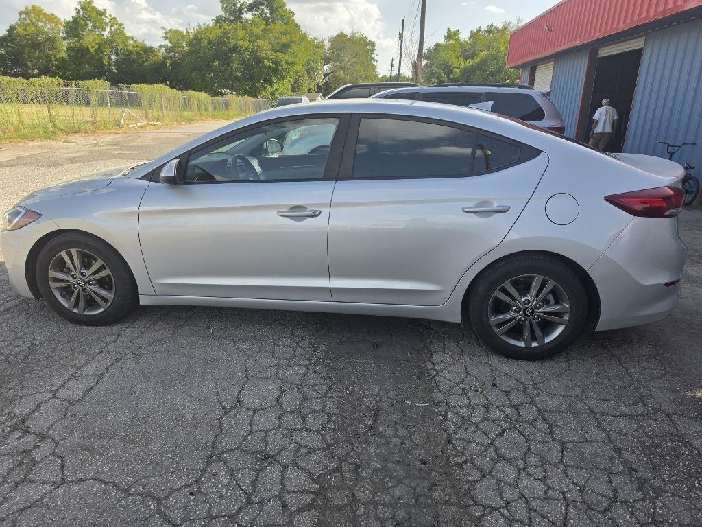 Hyundai Elantra  2018