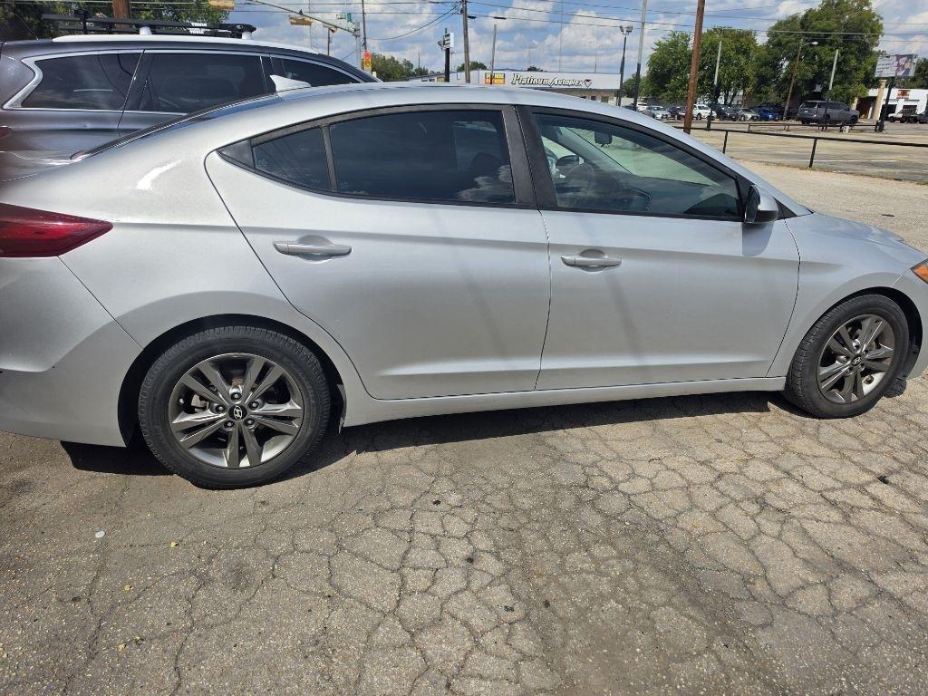 Hyundai Elantra  2018