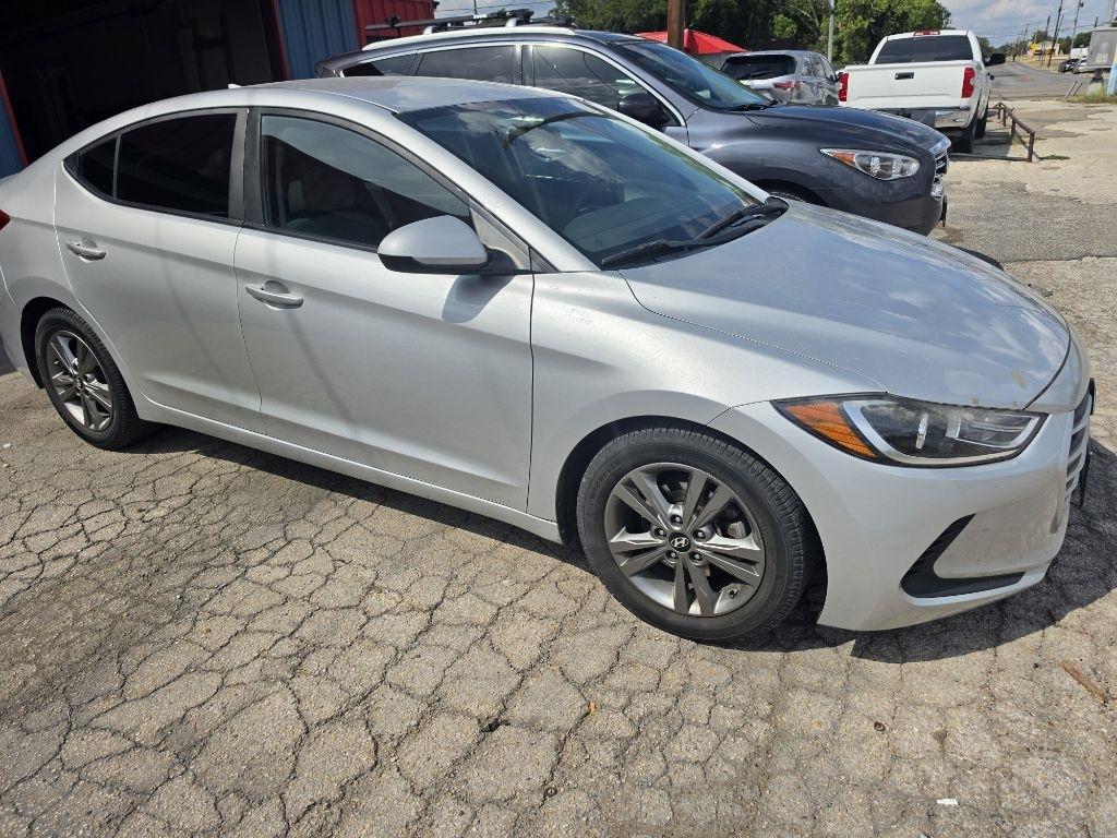 Hyundai Elantra  2018